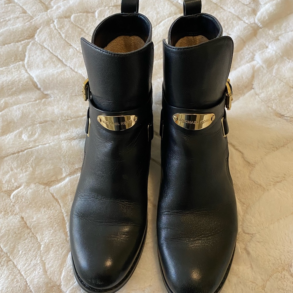Michael Kors Black  Leather Boots Size (6)